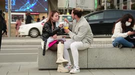 Día de san valentín en las calles de Madrid, España