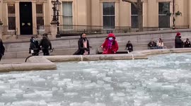 Trafalgar Square fountain waters freeze over as fountains are turned off