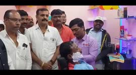 Watch -  Saloon Owner prepares unique Gold Razor for shaving and hair cutting customers in Pune