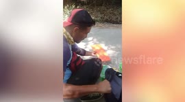 Funny salesman attracts customers by comparing glue with broke relationship