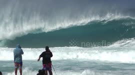 Banzai Pipeline Valentine - Powerful North Pacific Swell Hits the North Shore