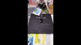 Talented Fluid Artist Creates a Stunning Pattern with a Pendulum
