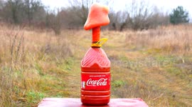 YouTuber makes mesmerising 'elephant toothpaste' in foam experiment