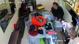Couple steals jewelry from shop in northern India