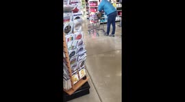 Grocery store lines around store as Texas prepares for sub freezing temperatures