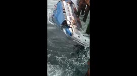 Stunning video shows shipwreck off Chile's coastline