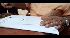 Taented Caligraphy Guy Writes Arabic Names