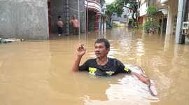 Severe flooding continues in and around Indonesian capital