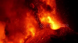 Stunning Etna Volcano erupt in Italy