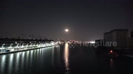 Spectacular 'Snow Moon' rises of London Docklands