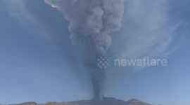 Etna eruption and heavy fall of scories from summit craters