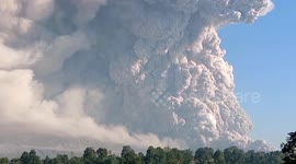 The Sinabung eruption left volcanic ash everywhere