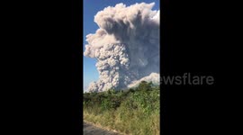 Up-close look at Mount Sinabung volcano eruption in Indonesia