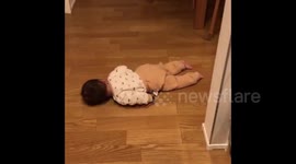Japan: Funny Toddler Loves Floor Heating