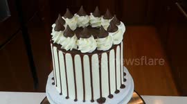 Hungry? US teen baker makes impressive Hershey's Kiss cake!