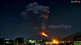 'Incredible Time-Lapse of Etna Eruption'