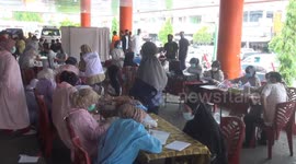 Thousands queuing up to receive COVID-19 vaccine in western Indonesia