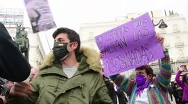 Insultos, empujones y cánticos franquistas contra un grupo de mujeres en una marcha del día internacional de la mujer