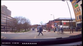 Dangerous Driving - Captured on Dashcam - Cyclist ignores red light in Southampton