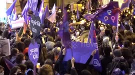 International Women's Day: Thousands urge end to violence in Turkey