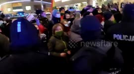 Poland: ‘Women’s Strike’ Protests Mark Int’l Women’s Day In Warsaw