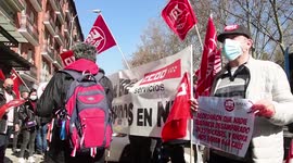 Protestas frente el 'NH Hoteles' en Madrid al temer los planes de despidos colectivos