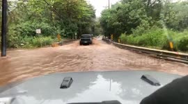 Heavy rains continue to bring major flooding in Hawaii