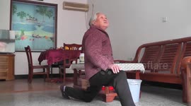 Chinese pensioner shows off impressive exercise routine