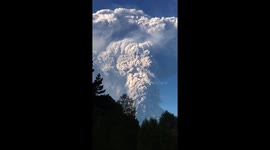Eruption of Calbuco volcano, from my backyard, 15min after began