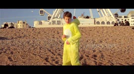 Wannabe musician sings about ducks in brighton