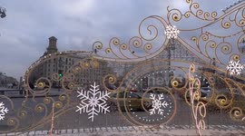 Snowflakes installation on Tverskaya Street reminds of Christmas as Moscow enters spring
