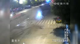 Passenger thrown from car after crashing into two vehicles in southern China