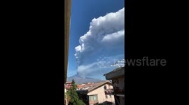Italy: Etna March 12 Eruption- Volcano Spews Tall Plume Of Ash, Smoke 3