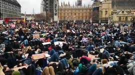 Sarah Everard: Large crowd of demonstrators gather in Parliament Square for sit-down protest