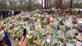 Sarah Everard: Mourners return to Clapham Common a day after police crackdown