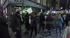 Chaotic scenes in London's Mayfair as 'Kill the bill' protesters walk through streets followed by police