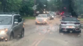 Flooded street Oahu hawaii | cars on flooded street | flash flood