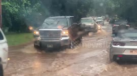 Fierce flash floods flow through streets of Oahu, Hawaii