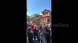Hundreds sing Helen Reddy to end  March4Justice in Sydney