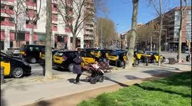 Barcelona taxis protest against the return of Uber to the city