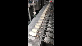 Factory worker films the satisfying process behind how ice creams are made