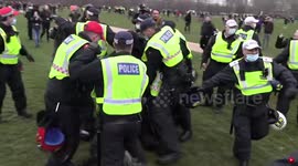 Arrests and clashes at lockdown protest in Hyde Park