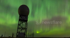 Northern Lights shimmer in Canadian skies with stunning colours