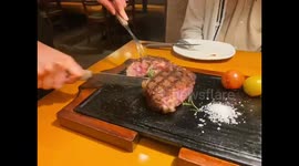 I really love meat. In particular, Tomahawk is the most adorable.