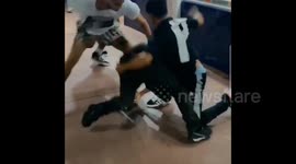 Street fight breaks out in Miami after spring breakers swarm South Beach