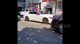 US: Spring Breakers Swarm Miami Despite Imposed Curfew