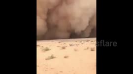 Massive sandstorm hits India