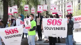 Las tiendas de souvenirs españolas lanzan un SOS para evitar la muerte del sector