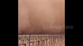 Dust storm sweeps through Texas, severely reducing visibility