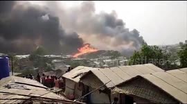 Bangladesh: Stranded Rohingya Refugee After Fire At Kutupalong Camp
